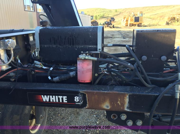 image for item J1736 2001 White 8524 planter