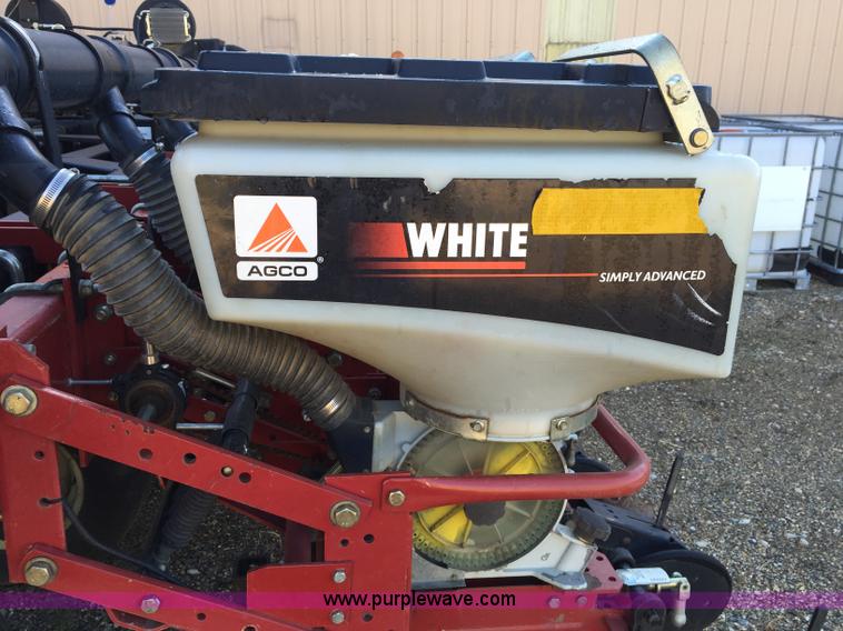 image for item J1736 2001 White 8524 planter