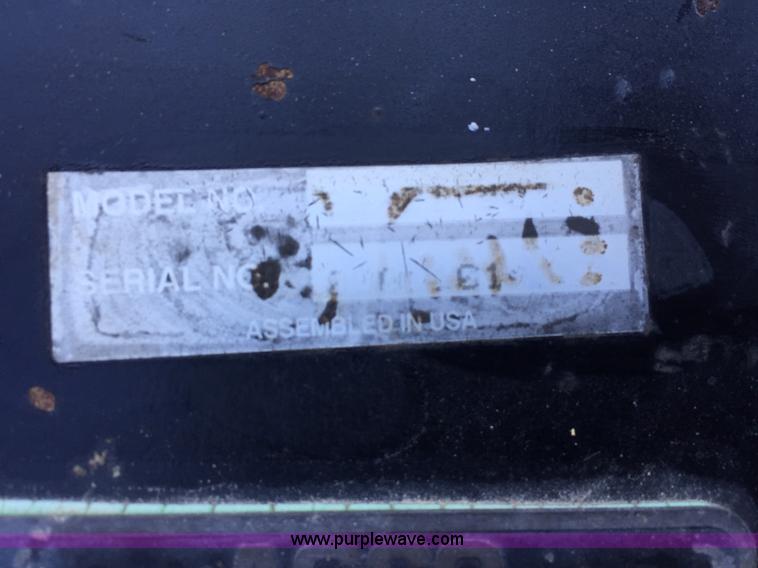 image for item J1736 2001 White 8524 planter