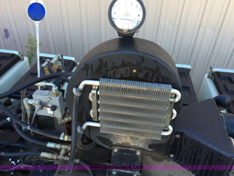 image for item J1736 2001 White 8524 planter