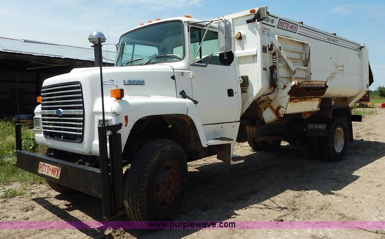 image for item J3767 1996 Ford LN8000F Roto Mix feed truck