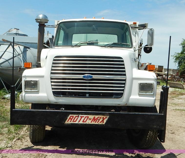 image for item J3767 1996 Ford LN8000F Roto Mix feed truck