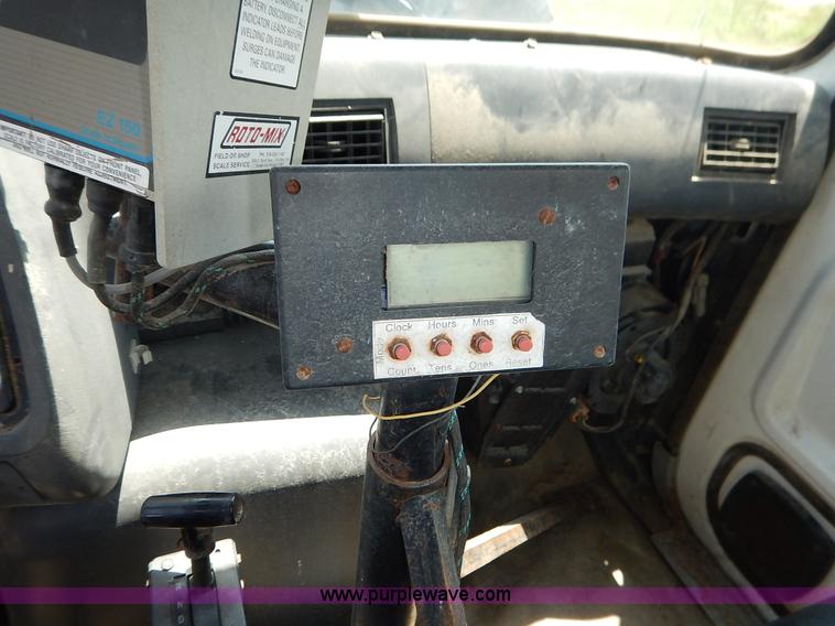 image for item J3767 1996 Ford LN8000F Roto Mix feed truck