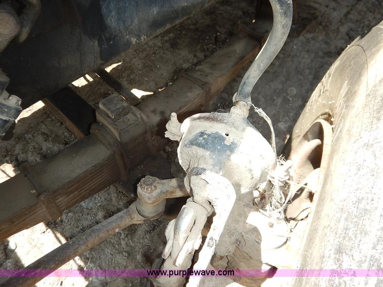 image for item J3767 1996 Ford LN8000F Roto Mix feed truck