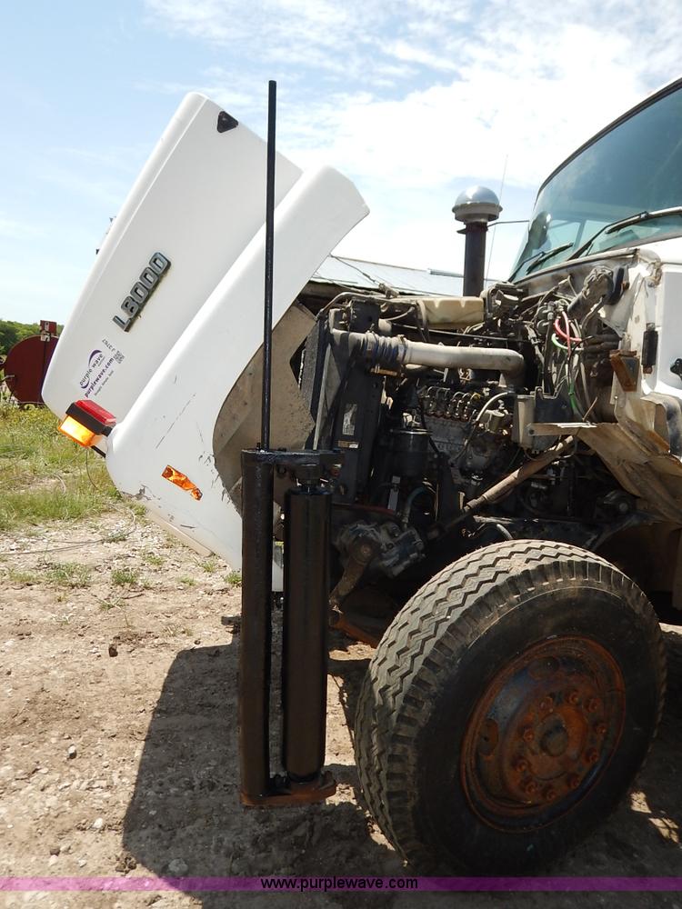 image for item J3767 1996 Ford LN8000F Roto Mix feed truck