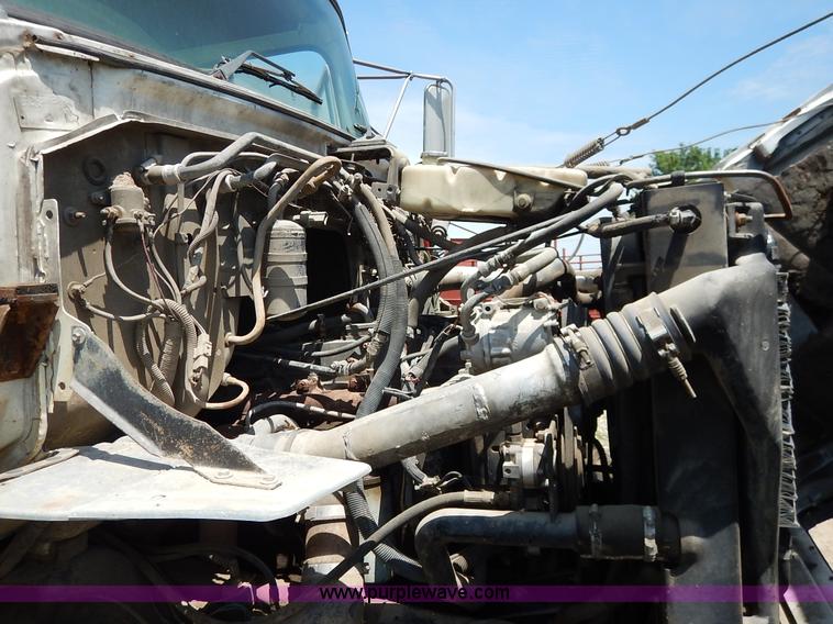 image for item J3767 1996 Ford LN8000F Roto Mix feed truck