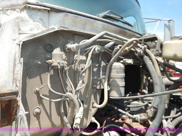 image for item J3767 1996 Ford LN8000F Roto Mix feed truck