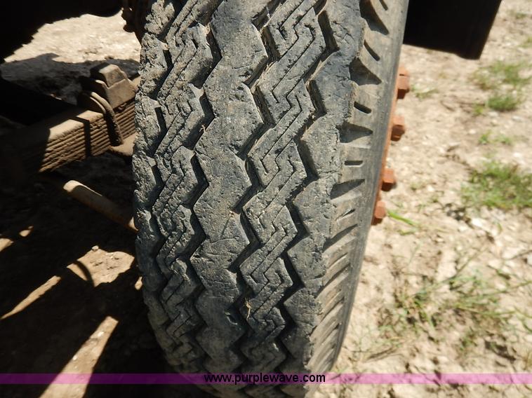 image for item J3767 1996 Ford LN8000F Roto Mix feed truck