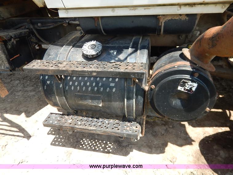 image for item J3767 1996 Ford LN8000F Roto Mix feed truck