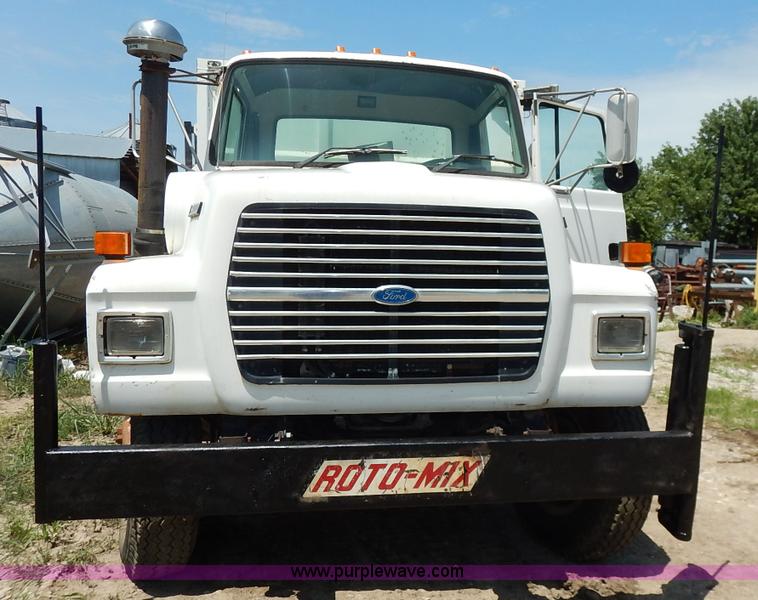 image for item J3767 1996 Ford LN8000F Roto Mix feed truck