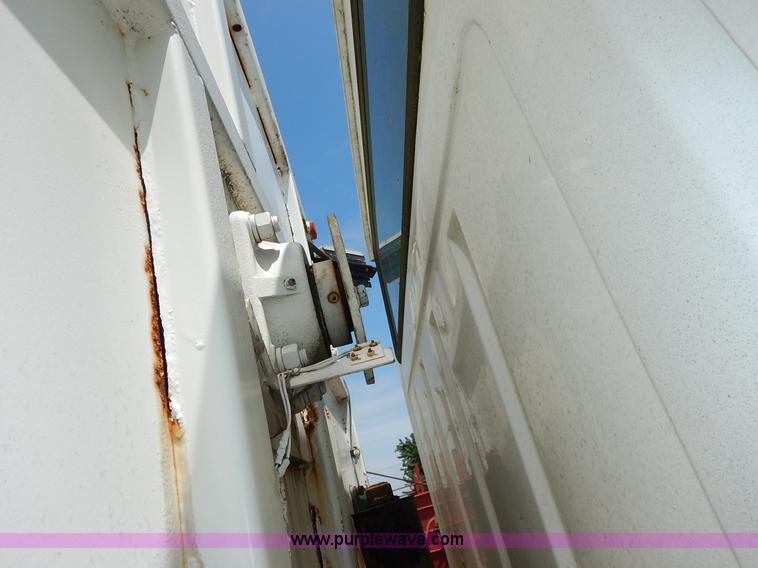 image for item J3767 1996 Ford LN8000F Roto Mix feed truck