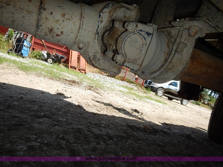 image for item J3767 1996 Ford LN8000F Roto Mix feed truck