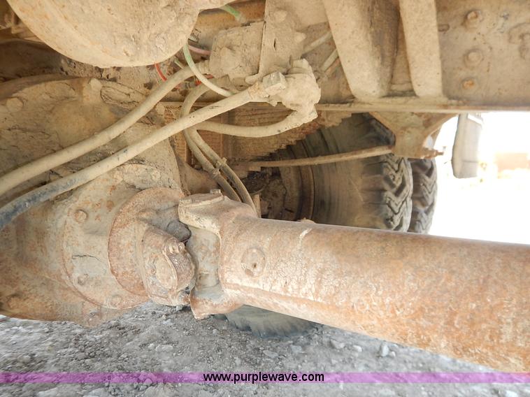 image for item J3767 1996 Ford LN8000F Roto Mix feed truck