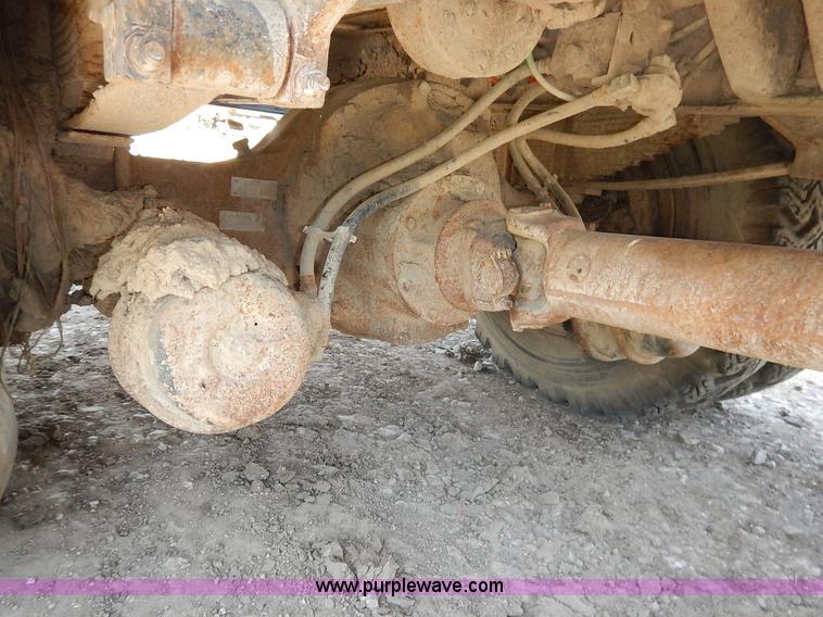 image for item J3767 1996 Ford LN8000F Roto Mix feed truck