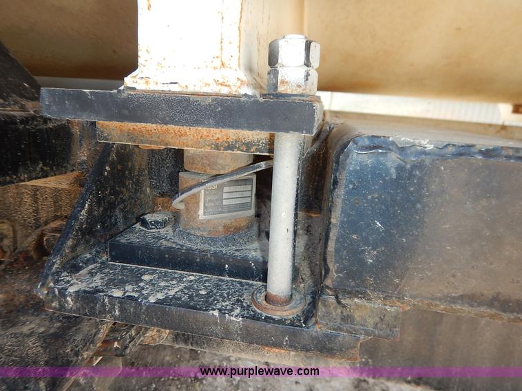 image for item J3767 1996 Ford LN8000F Roto Mix feed truck