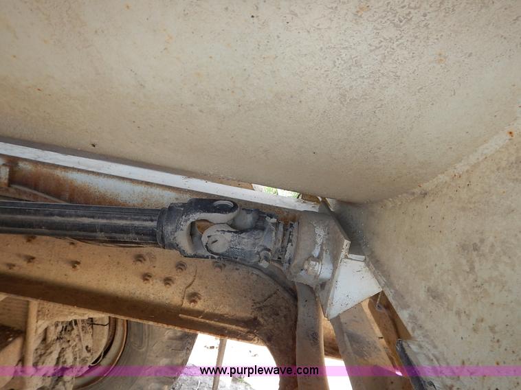 image for item J3767 1996 Ford LN8000F Roto Mix feed truck