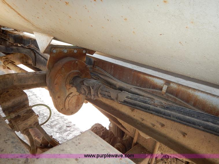 image for item J3767 1996 Ford LN8000F Roto Mix feed truck