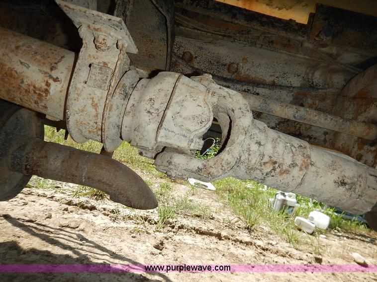 image for item J3767 1996 Ford LN8000F Roto Mix feed truck