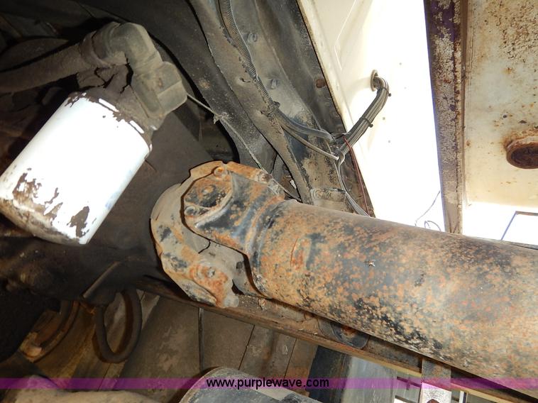 image for item J3767 1996 Ford LN8000F Roto Mix feed truck