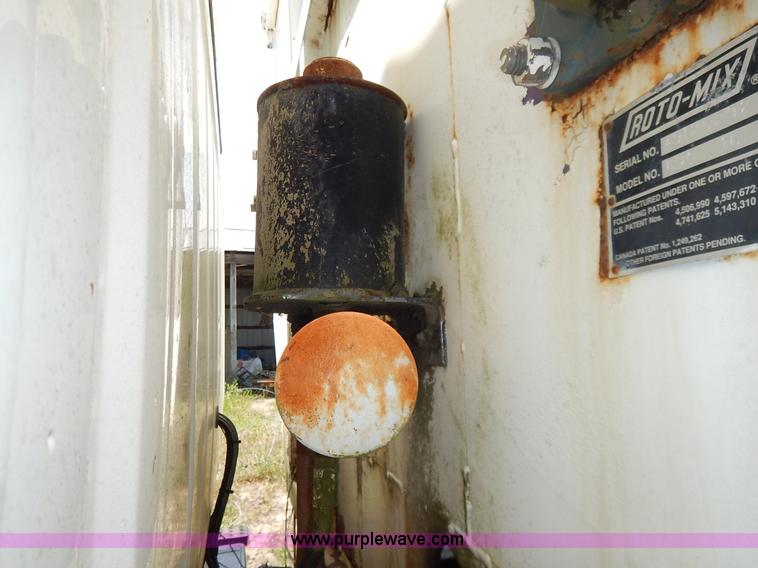 image for item J3767 1996 Ford LN8000F Roto Mix feed truck