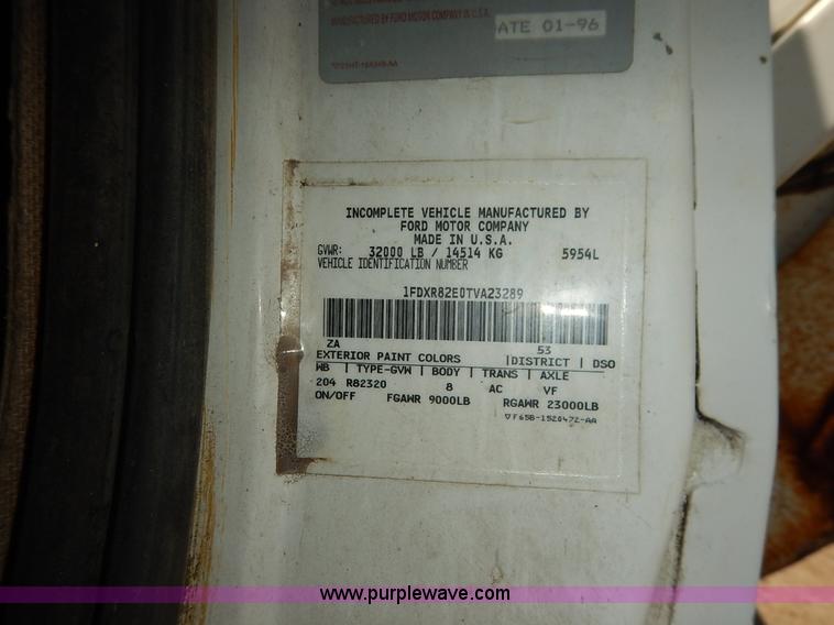 image for item J3767 1996 Ford LN8000F Roto Mix feed truck