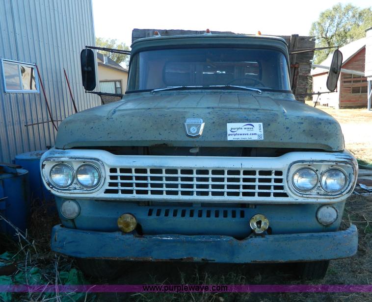 image for item J5242 1958 Ford flatbed truck