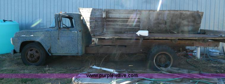 image for item J5242 1958 Ford flatbed truck