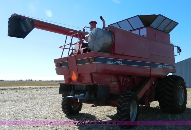 image for item J5245 1992 Case IH 1680 combine