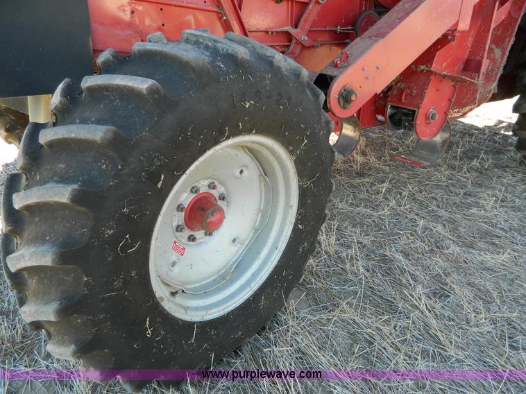image for item J5245 1992 Case IH 1680 combine