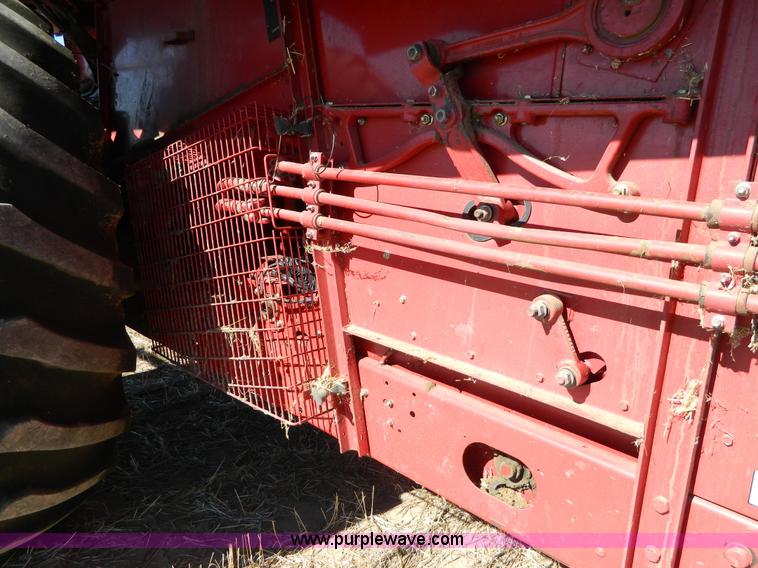 image for item J5245 1992 Case IH 1680 combine