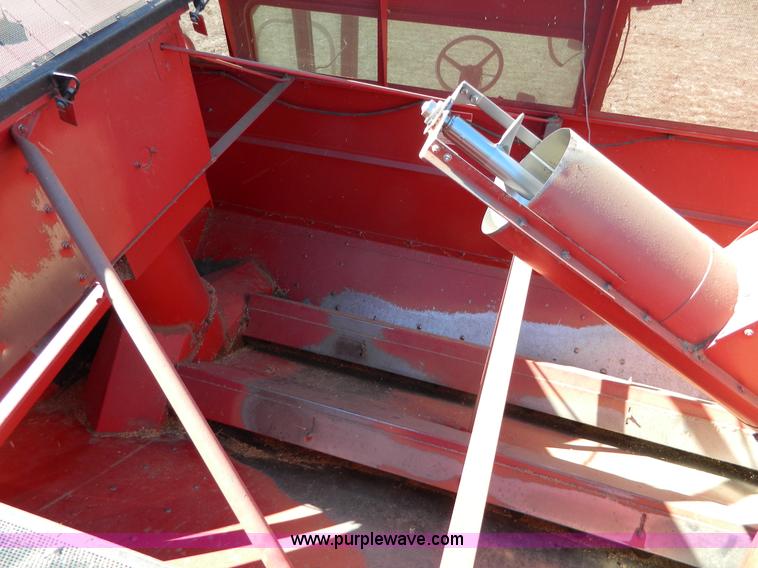 image for item J5245 1992 Case IH 1680 combine