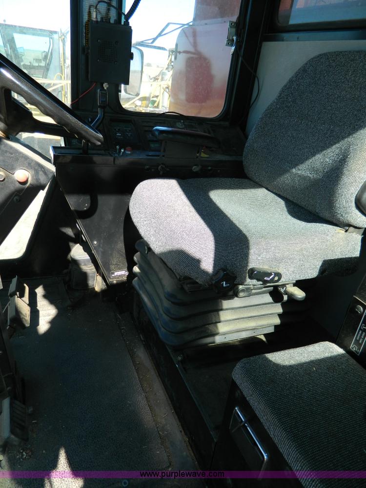 image for item J5245 1992 Case IH 1680 combine