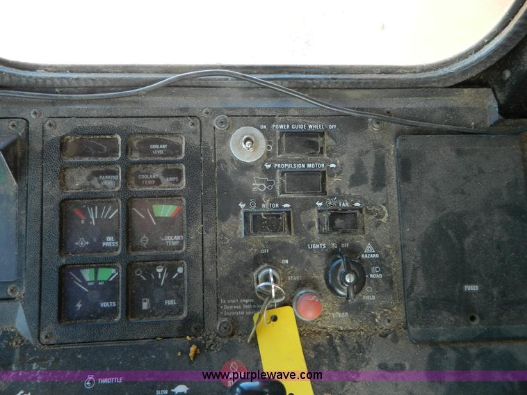 image for item J5245 1992 Case IH 1680 combine