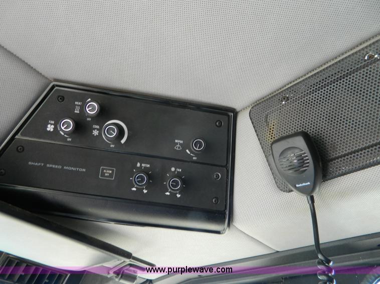 image for item J5245 1992 Case IH 1680 combine