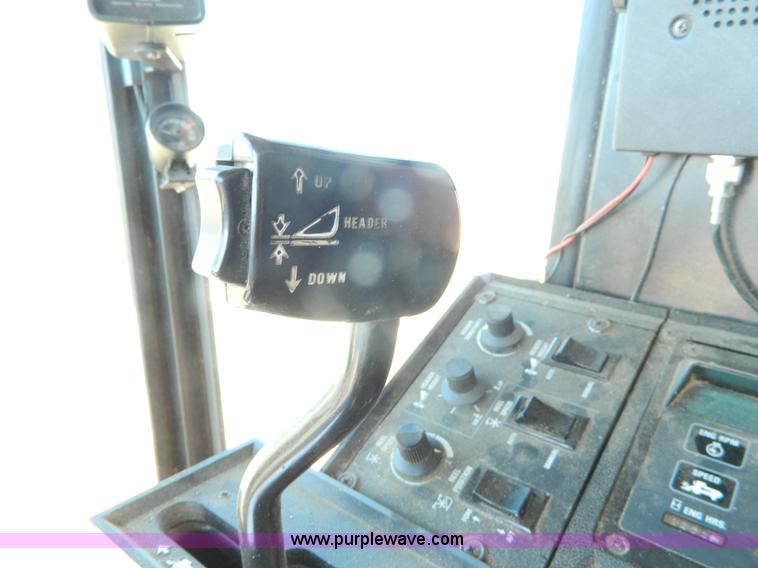 image for item J5245 1992 Case IH 1680 combine