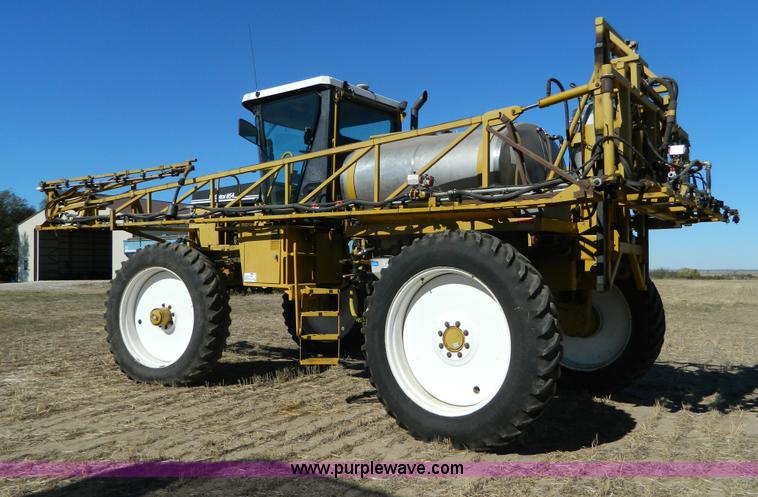 image for item J5246 1995 Ag-Chem RoGator 854 self-propelled sprayer
