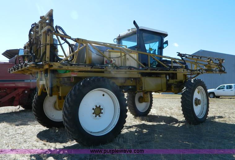 image for item J5246 1995 Ag-Chem RoGator 854 self-propelled sprayer