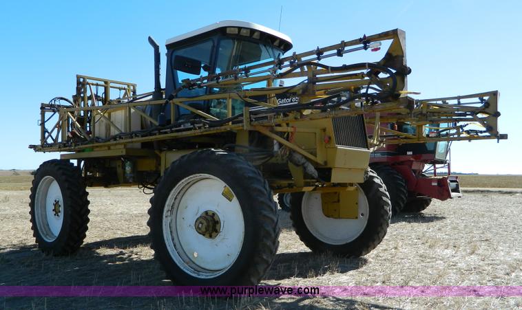 image for item J5246 1995 Ag-Chem RoGator 854 self-propelled sprayer