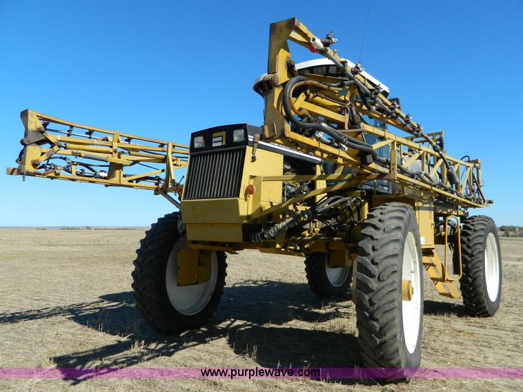 image for item J5246 1995 Ag-Chem RoGator 854 self-propelled sprayer