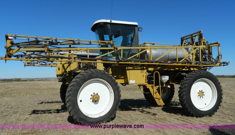 image for item J5246 1995 Ag-Chem RoGator 854 self-propelled sprayer