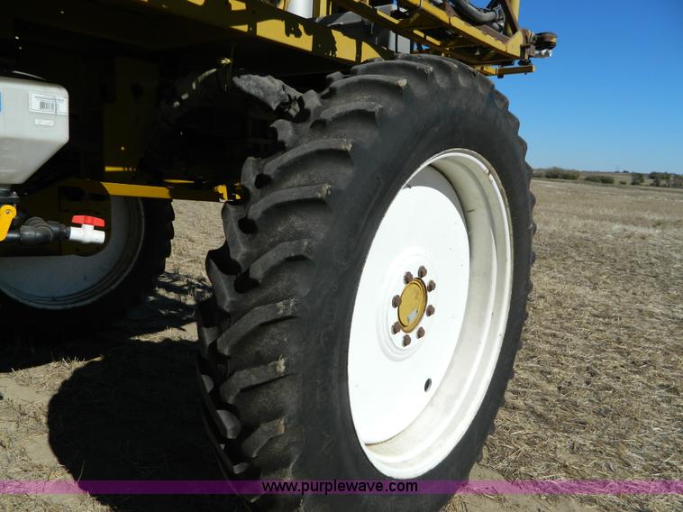 image for item J5246 1995 Ag-Chem RoGator 854 self-propelled sprayer