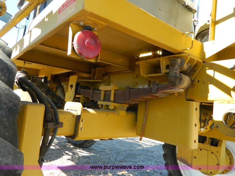 image for item J5246 1995 Ag-Chem RoGator 854 self-propelled sprayer