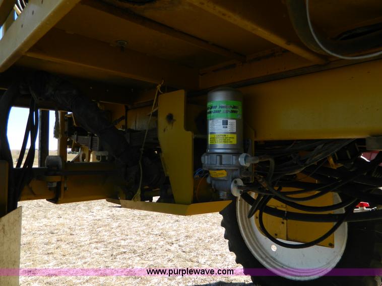 image for item J5246 1995 Ag-Chem RoGator 854 self-propelled sprayer