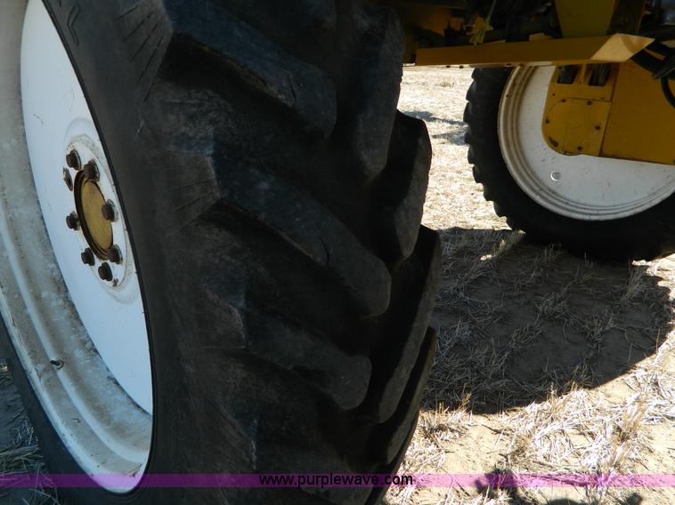 image for item J5246 1995 Ag-Chem RoGator 854 self-propelled sprayer