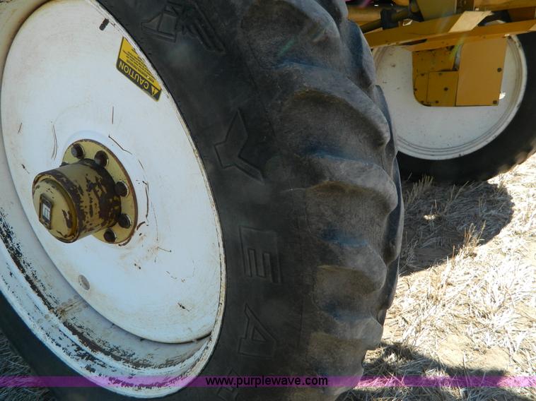 image for item J5246 1995 Ag-Chem RoGator 854 self-propelled sprayer