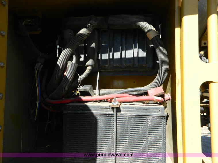 image for item J5246 1995 Ag-Chem RoGator 854 self-propelled sprayer