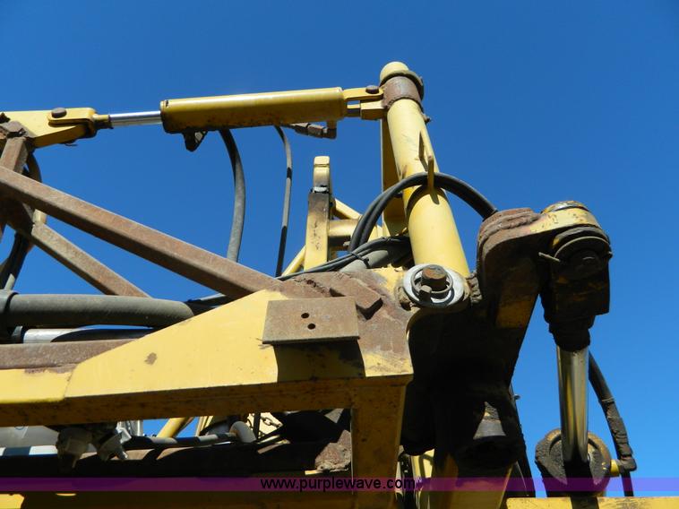 image for item J5246 1995 Ag-Chem RoGator 854 self-propelled sprayer