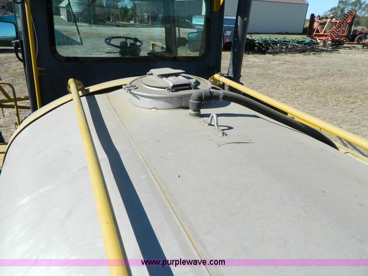 image for item J5246 1995 Ag-Chem RoGator 854 self-propelled sprayer