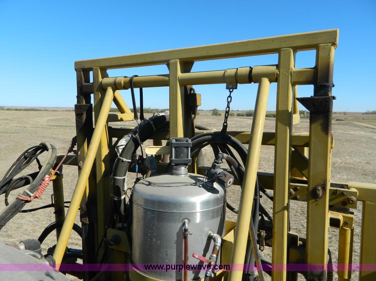 image for item J5246 1995 Ag-Chem RoGator 854 self-propelled sprayer