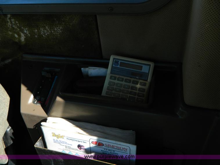 image for item J5246 1995 Ag-Chem RoGator 854 self-propelled sprayer